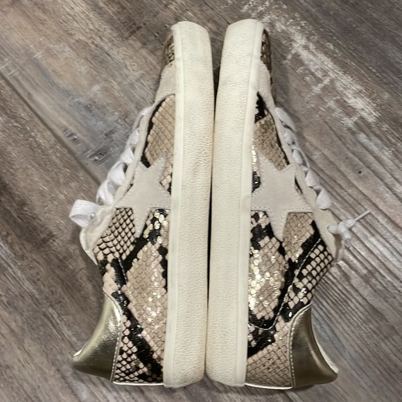 Steve Madden Philosophy Lace-Up Snakeprint Sneakers - Picture 5 of 8